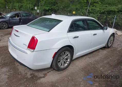 2015 Chrysler 300C z USA, uszkodzony, nr VIN 2C3CCAEG9FH797776
